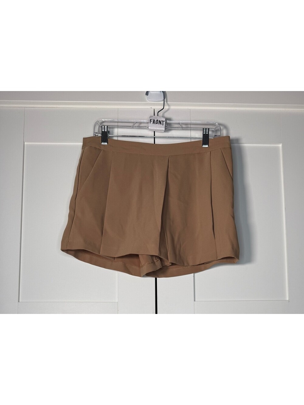 Forever 21 Women’s Camel Tan Pleated Dress Shorts NWT